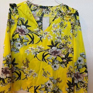 Fun Spring or Summer Yellow Floral Top!